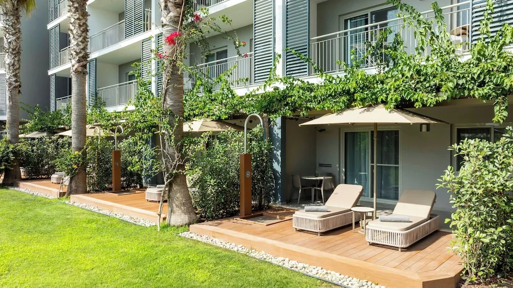Deluxe Suite with Relax Garden Terrace