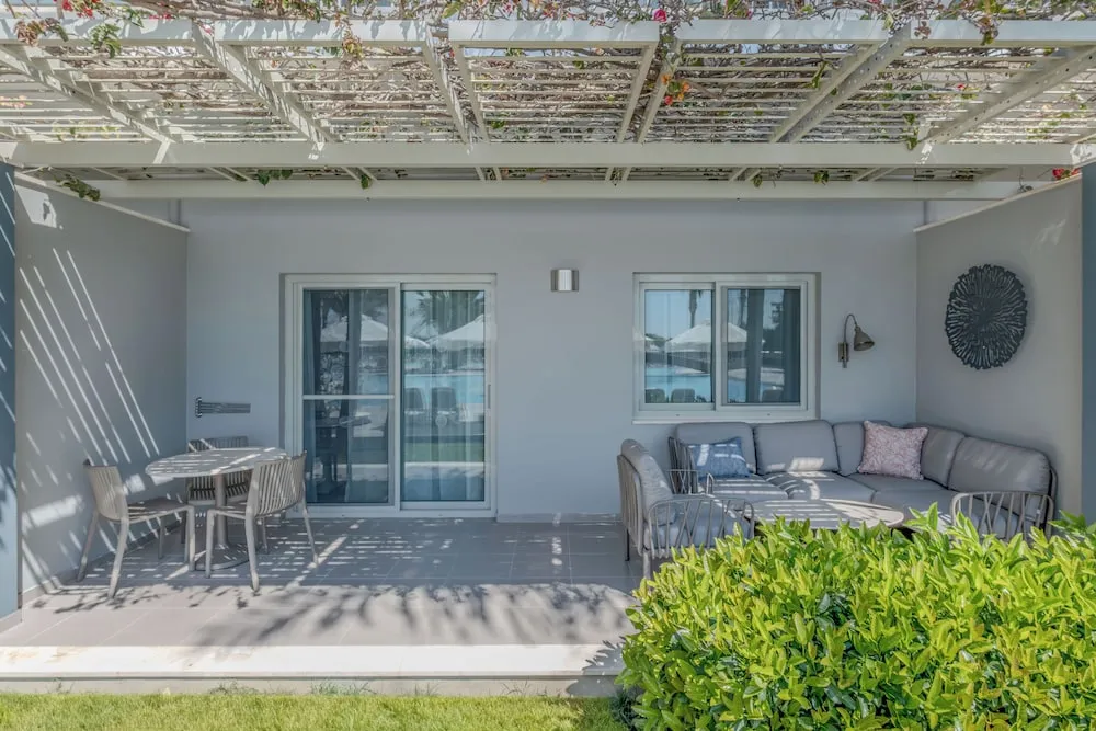 Deluxe Suite with Poolside Terrace
