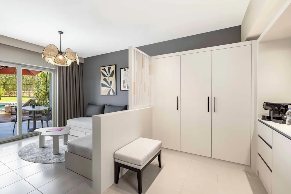 Deluxe Suite Sea View 2 Adults + 2 Child