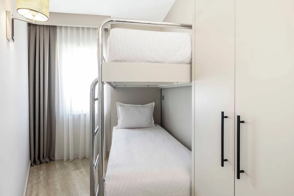 2 Bedroom Deluxe Suite