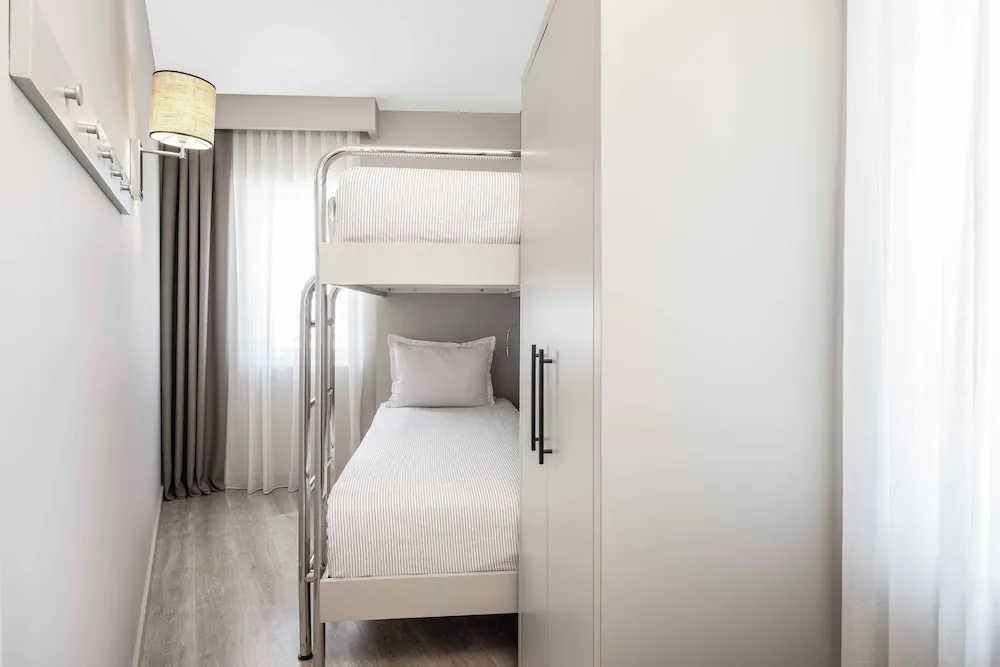 2 Bedroom Deluxe Suite