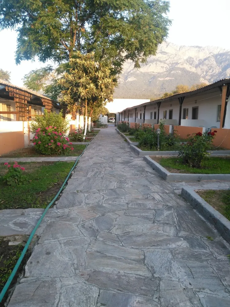 Economy Üç Kişilik Oda