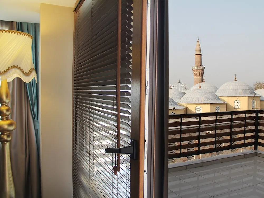Deluxe Tek Büyük Yataklı Oda, 1 Çift Kişilik Yatak, Şehir Manzaralı