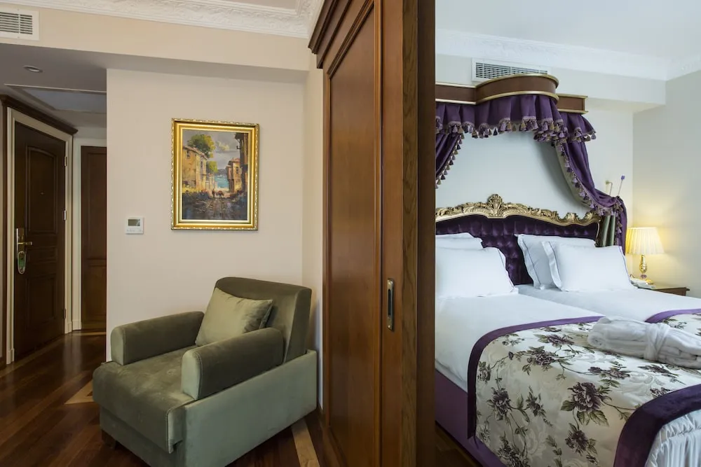 Family Suite, Sea View or City View
