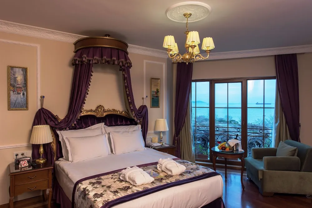 Deluxe Suite, Sea View and Bucoleon Palace View