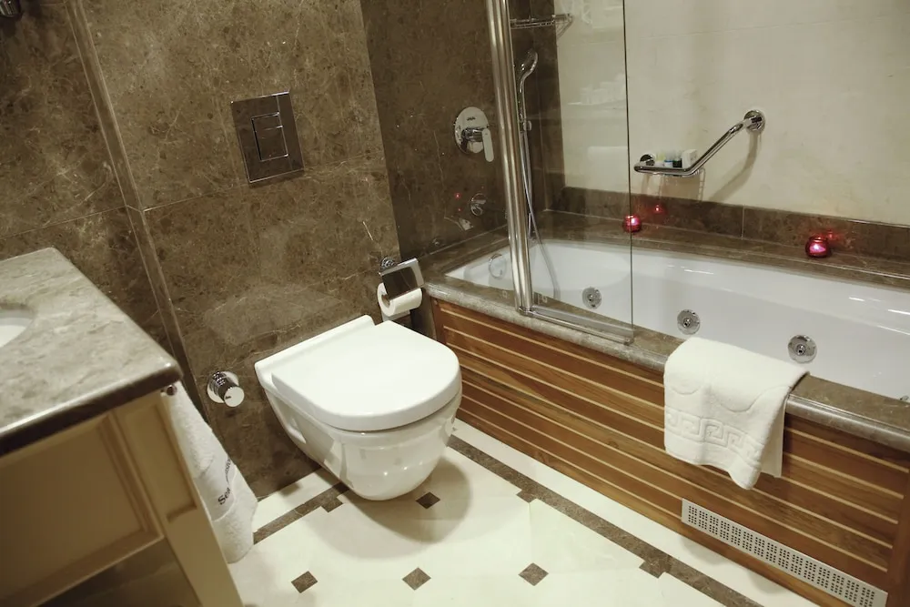 Deluxe Suite, Sea View and Bucoleon Palace View