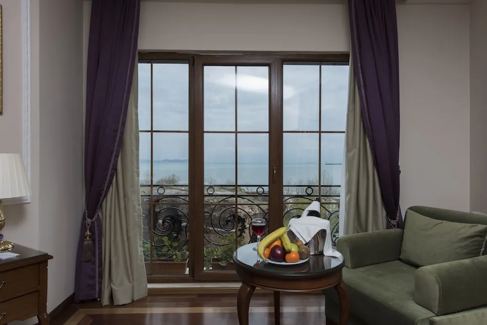Deluxe Suite, Sea View and Bucoleon Palace View