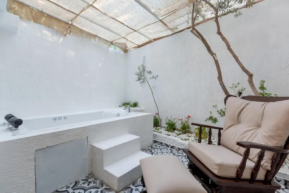 Comfort Oda, Sıcak Su Küveti, Bahçe Manzaralı