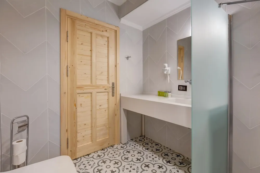 Comfort Oda, Sıcak Su Küveti, Bahçe Manzaralı