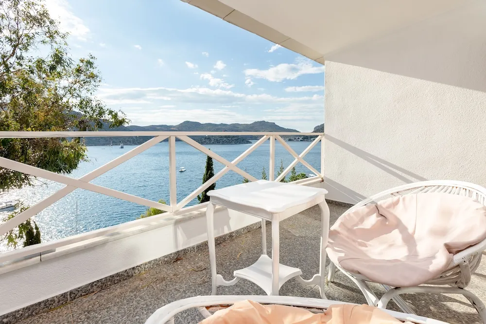 Superior Oda, Balkon, Deniz Manzaralı