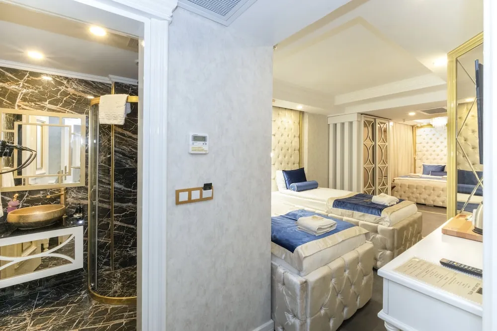 Deluxe Dört Kişilik Oda