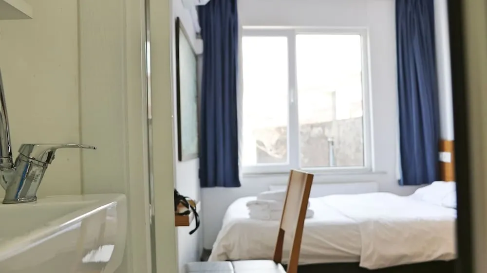 Standard Tek Büyük veya İki Ayrı Yataklı Oda (private bathroom)