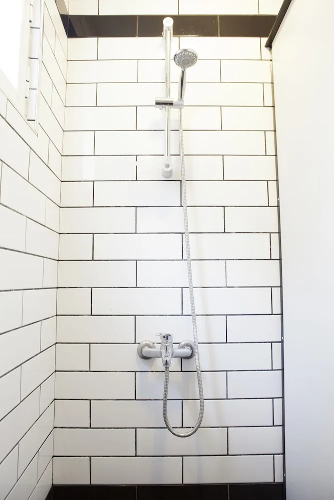 Ortak Ranzalı Oda, Sadece kadınlar için, Sigara İçilmez, Özel Banyo