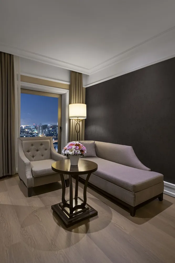 Superior Suite