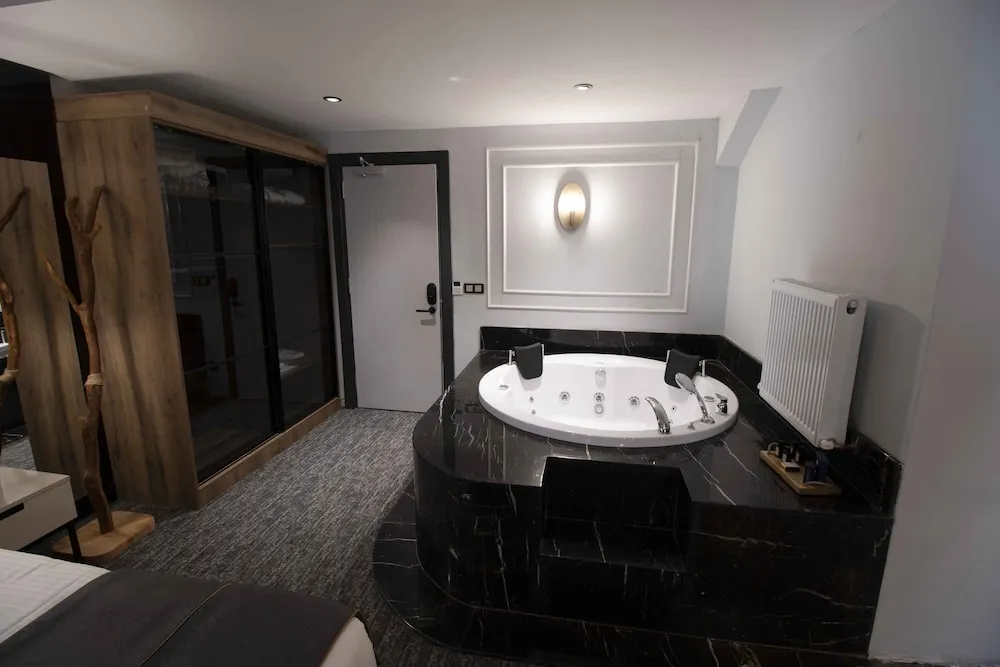 Luxury Stüdyo Süit, Sıcak Su Küveti