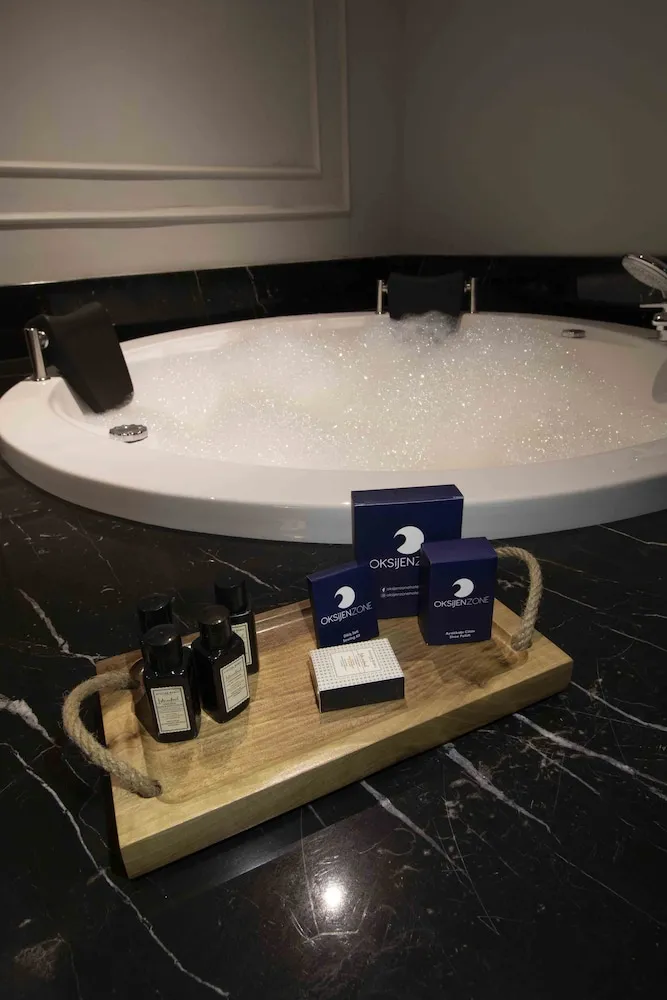 Luxury Stüdyo Süit, Sıcak Su Küveti