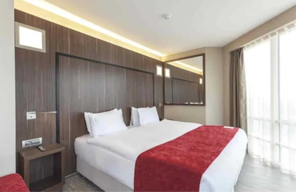 Business Oda, 1 En Büyük (King) Boy Yatak, Sigara İçilebilir, Deniz Manzaralı