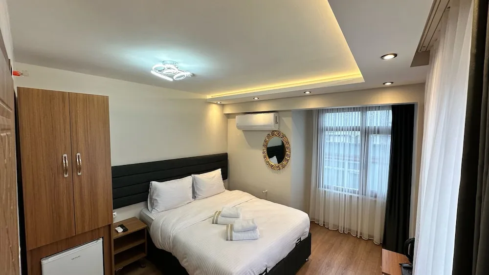 Luxury Tek Büyük Yataklı Oda