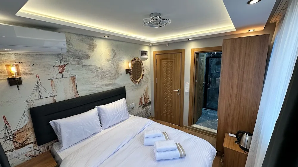 Luxury Tek Büyük Yataklı Oda
