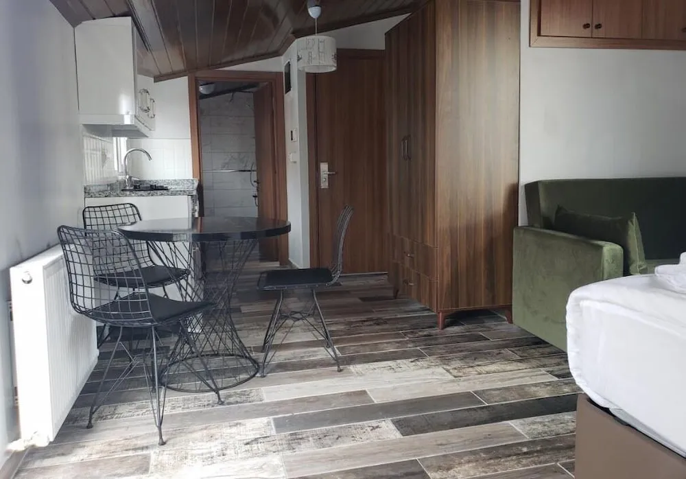 Classic Çatı Katı Süiti (Penthouse)