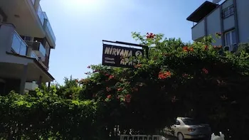 Nirvana Apart