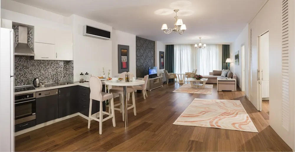 Deluxe 2 Bedroom Family Suite
