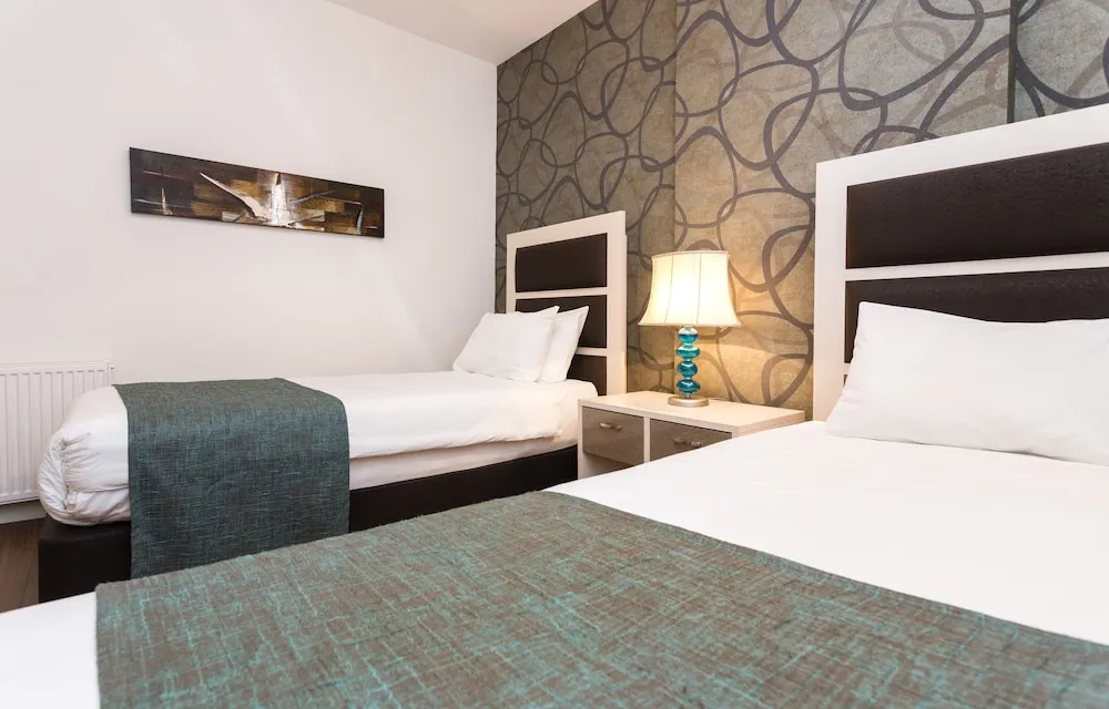 Deluxe 2 Bedroom Family Suite