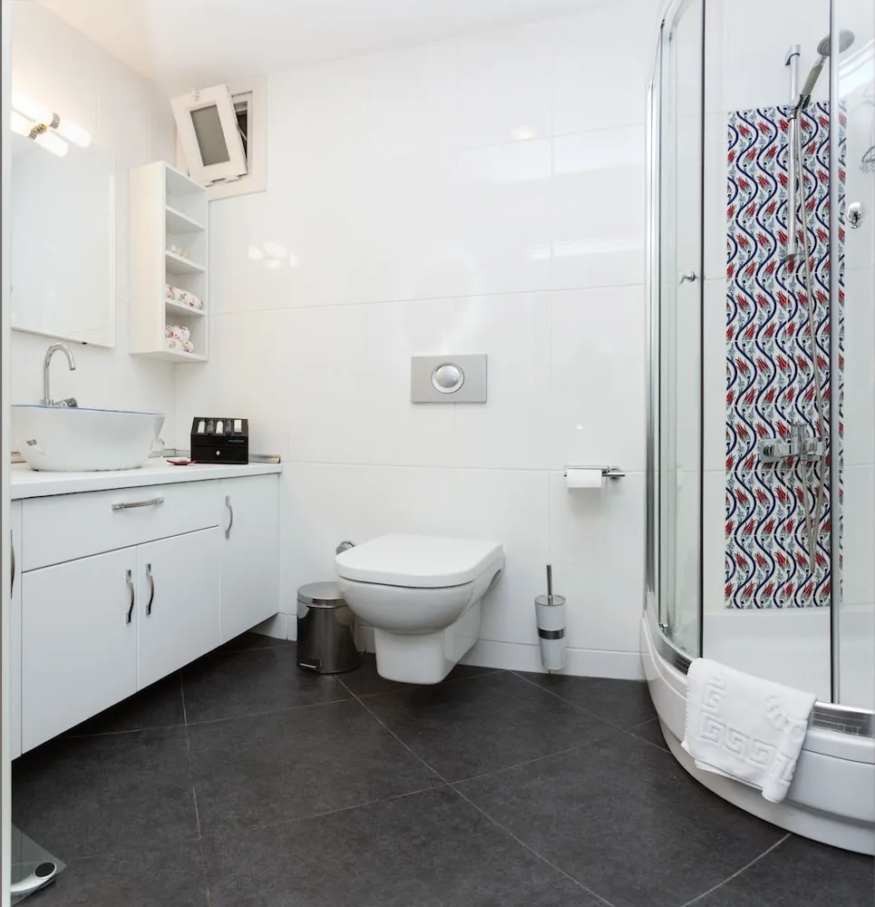 Deluxe 2 Bedroom Family Suite