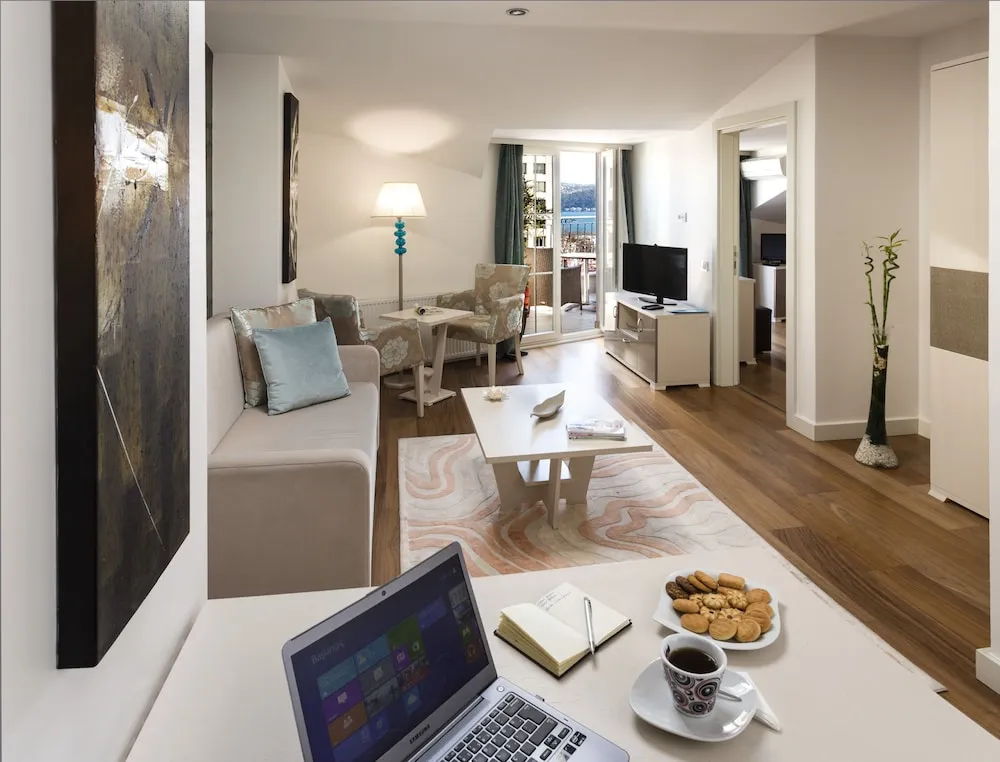 Penthouse Sea View Deluxe Suite