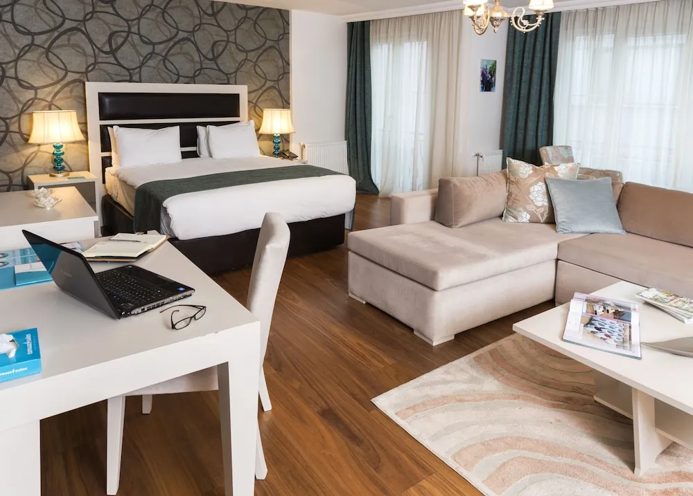 Deluxe Junior Suite