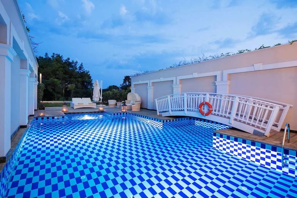 Design Pool Villa