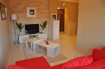 Liona Residence