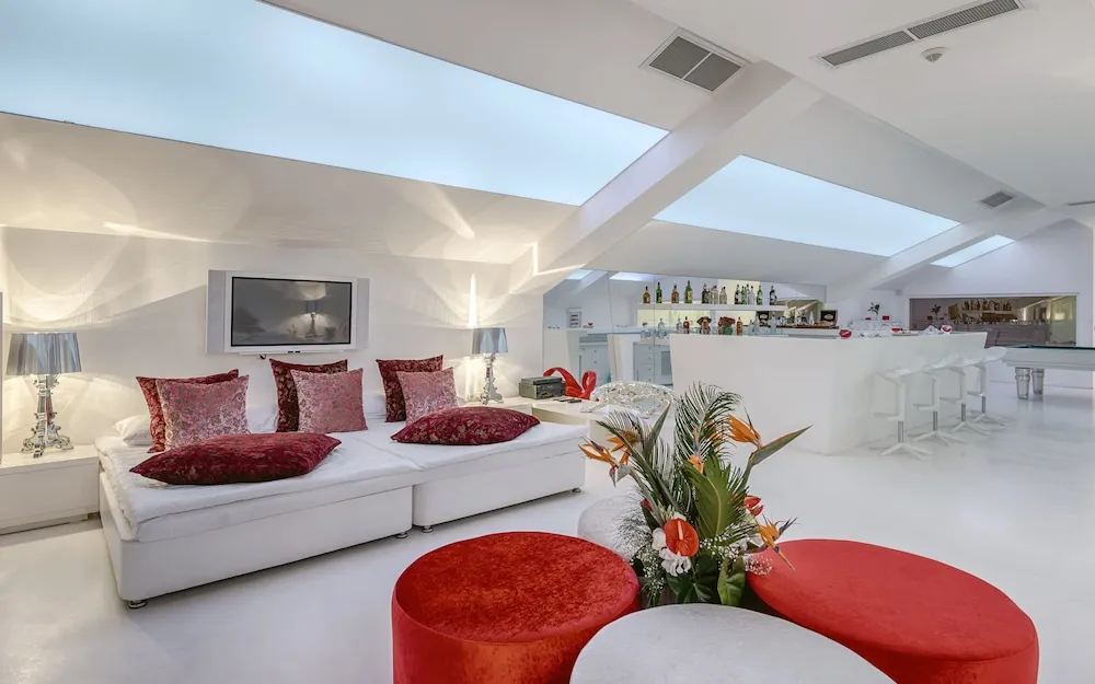Madonna Suite