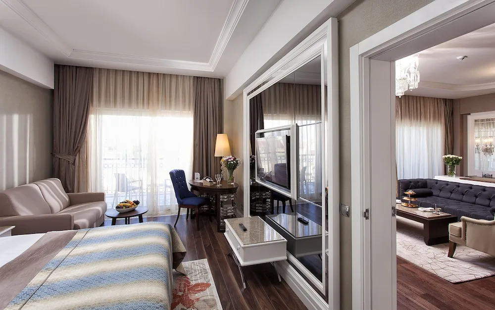 Royal Süit, 2 Yatak Odası, Sigara İçilmez, Havuz Manzaralı