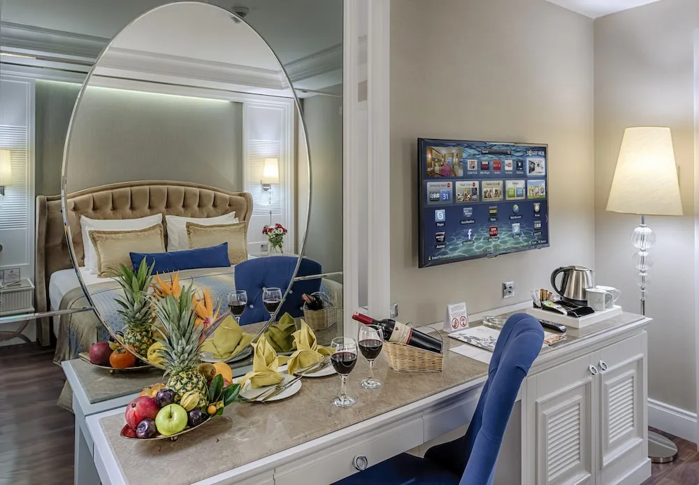 Deluxe Family Room With 2 Bedrooms