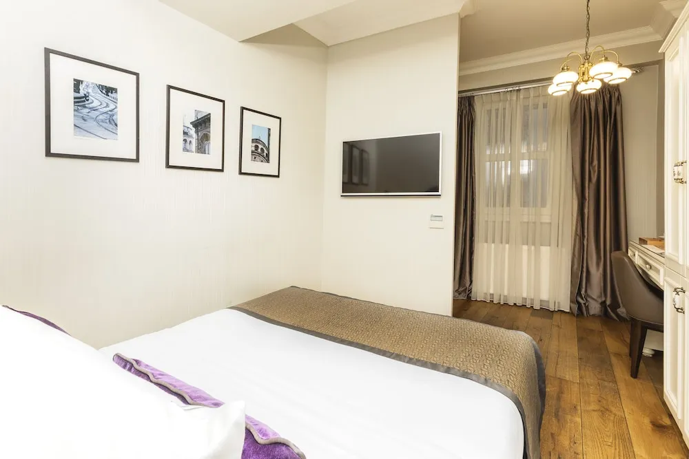 Comfort Tek Büyük Yataklı Oda