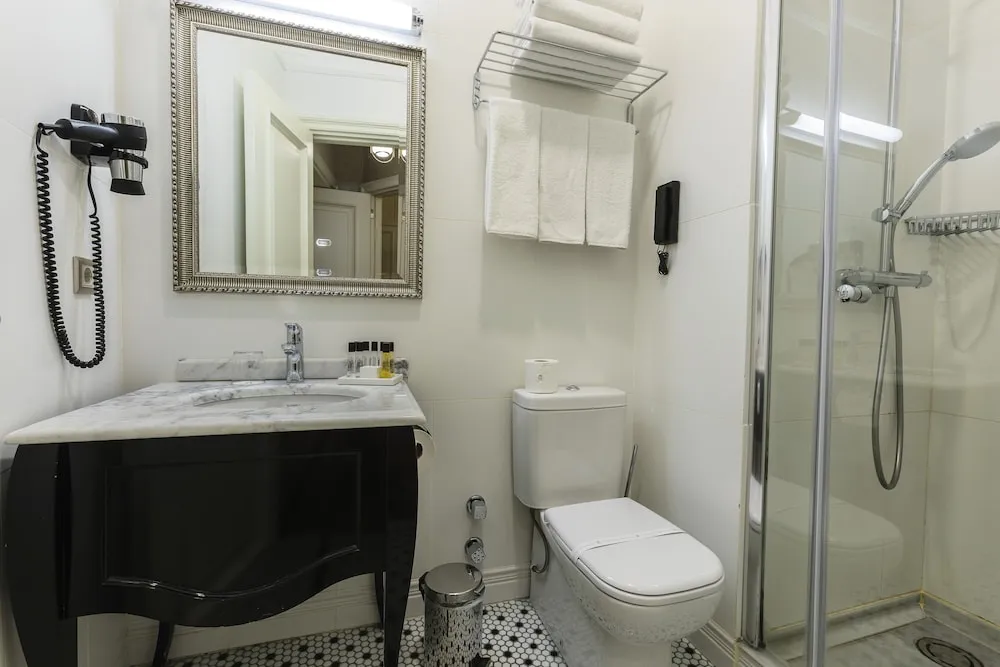 Deluxe Üç Kişilik Oda