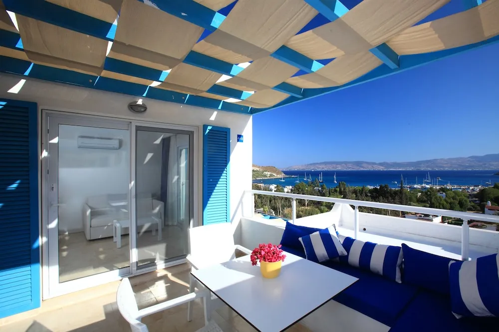 Club Room Sea View