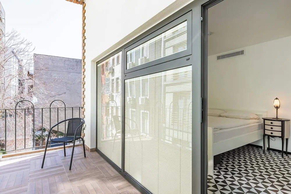 Tek Büyük Yataklı Oda, Balkon
