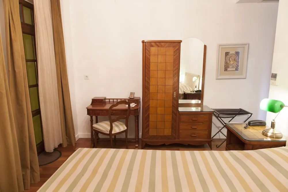 Antique Standard Double, Annex Building (70 m away)