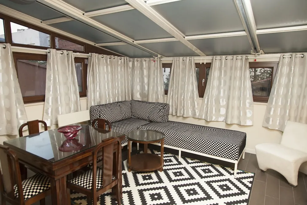 Roof Suite, Annex Building (70 m away)