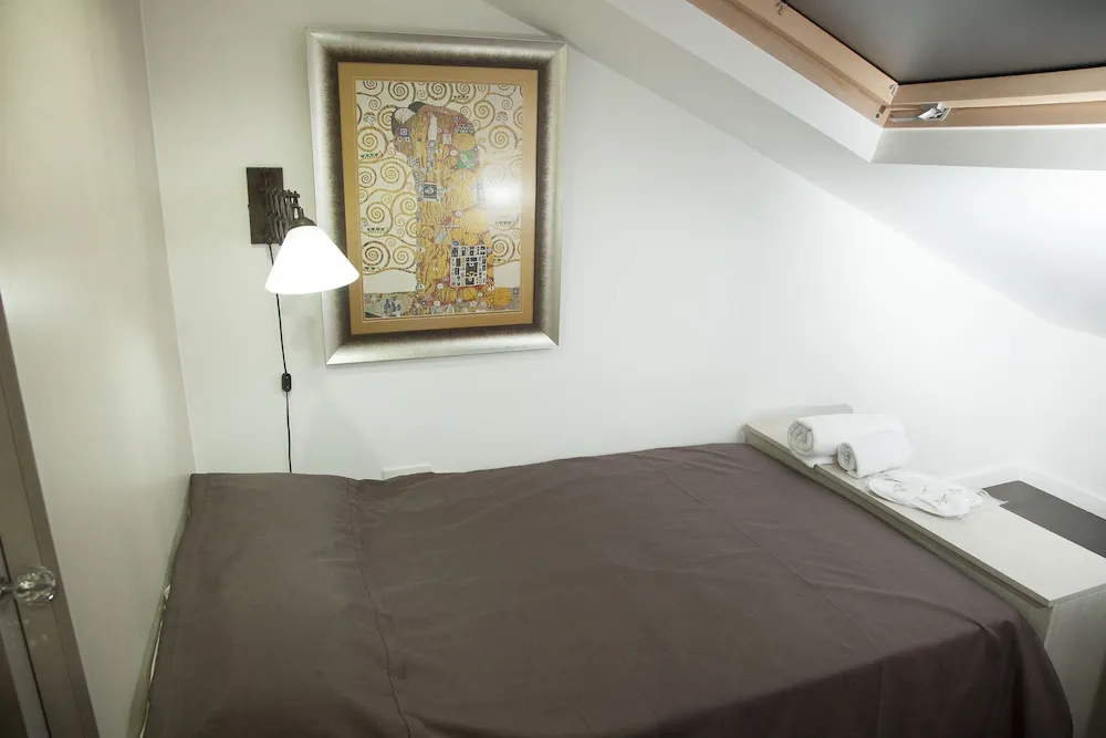 Roof Suite, Annex Building (70 m away)