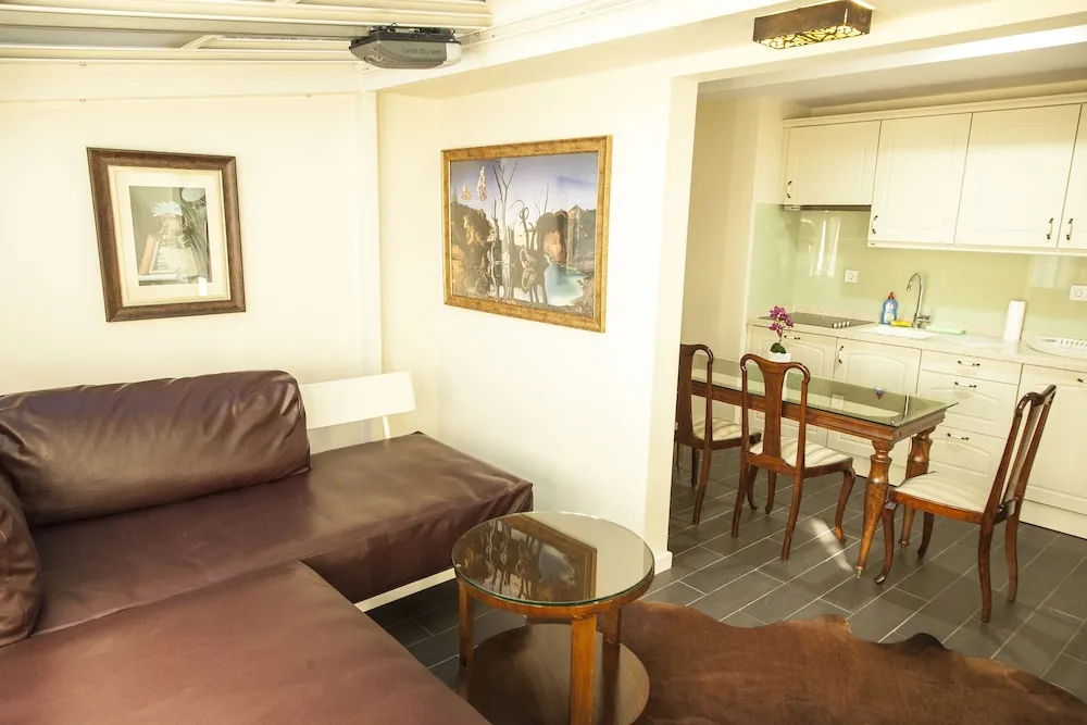 Roof Suite, Annex Building (70 m away)
