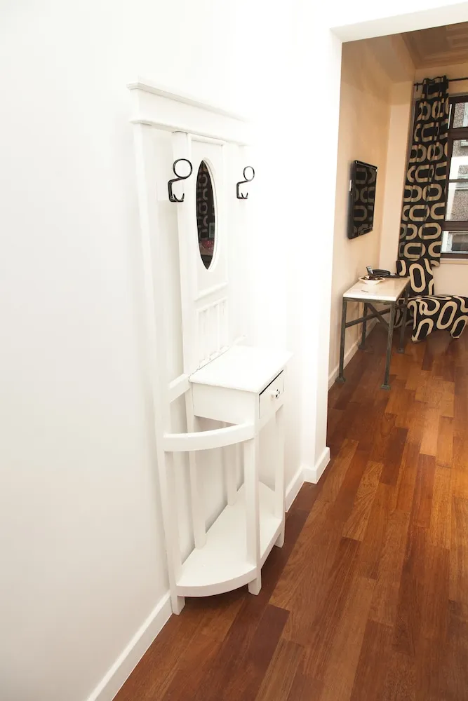 Deluxe Suite, Annex Building (70 m away)