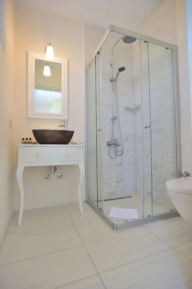 Standard Tek Büyük veya İki Ayrı Yataklı Oda, 1 Çift Kişilik veya 2 Tek Kişilik Yatak, Balkon