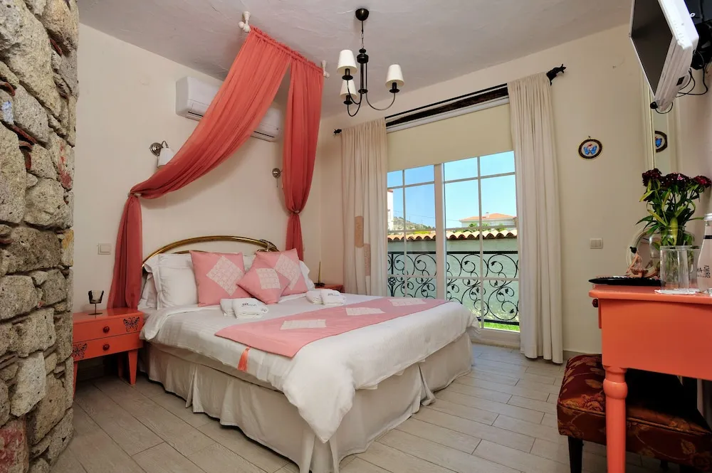 Standard Tek Büyük veya İki Ayrı Yataklı Oda, 1 Çift Kişilik veya 2 Tek Kişilik Yatak, Balkon