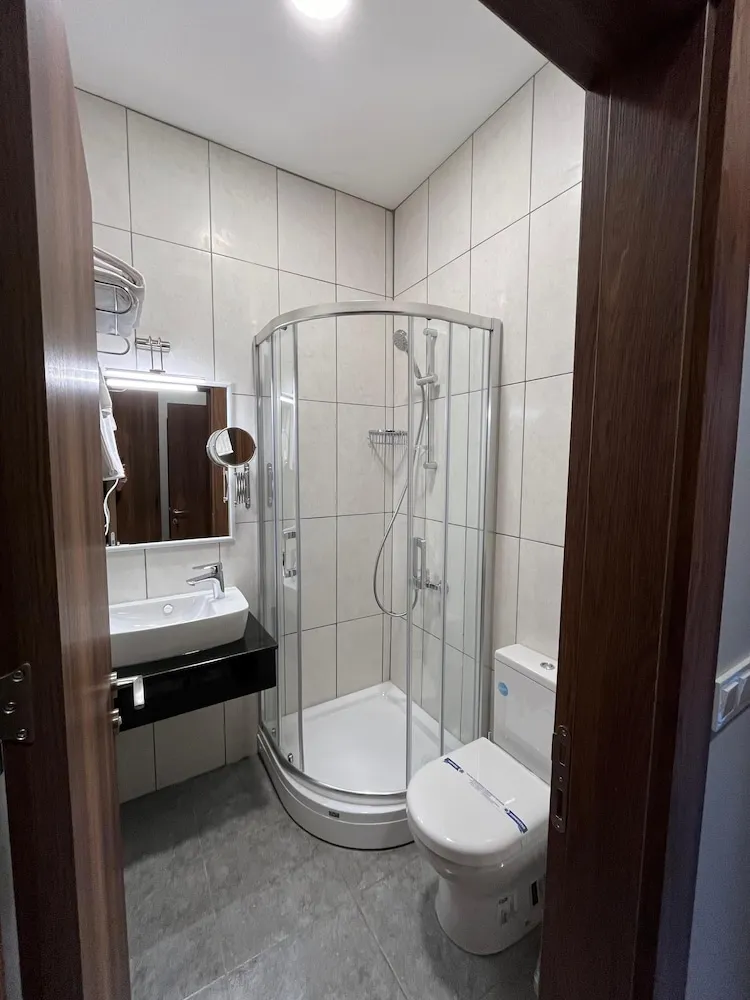 Comfort Tek Büyük Yataklı Oda