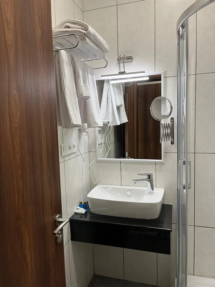 Comfort Tek Büyük Yataklı Oda