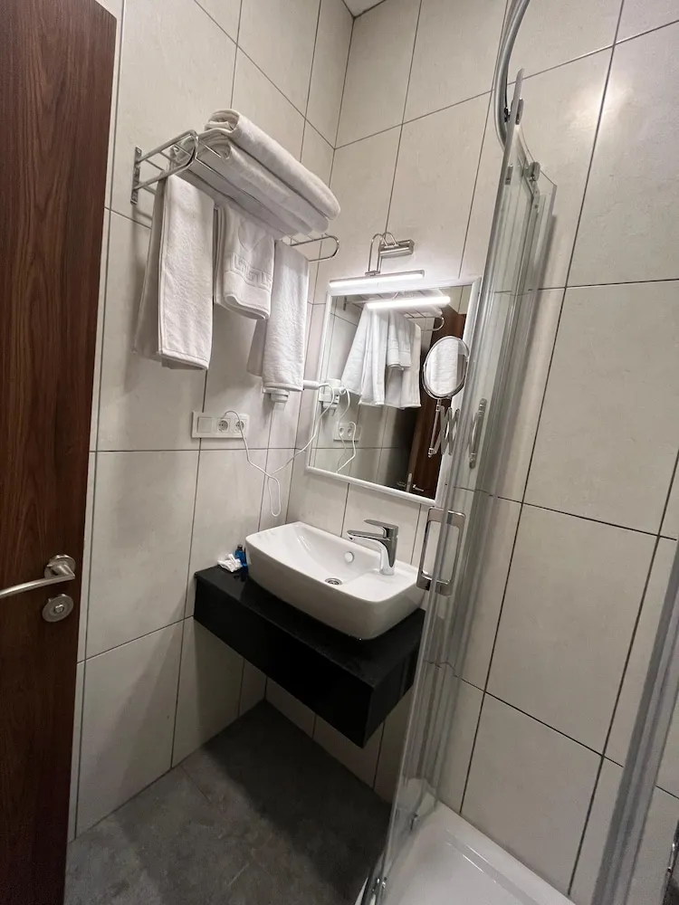 Comfort Tek Büyük Yataklı Oda