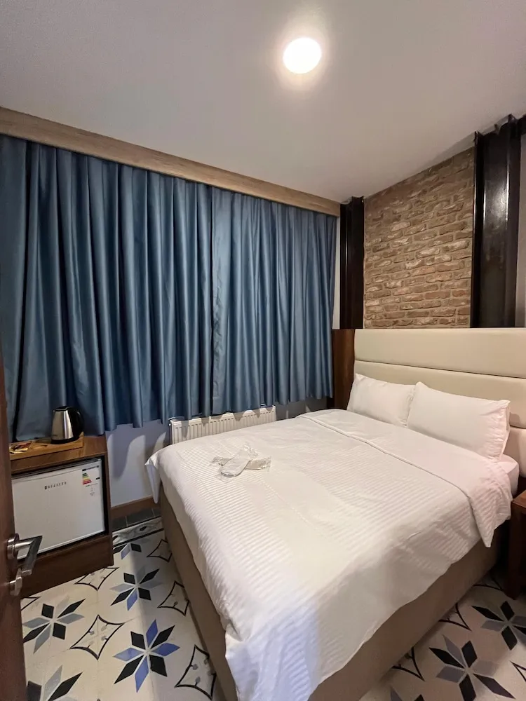 Comfort Tek Büyük Yataklı Oda